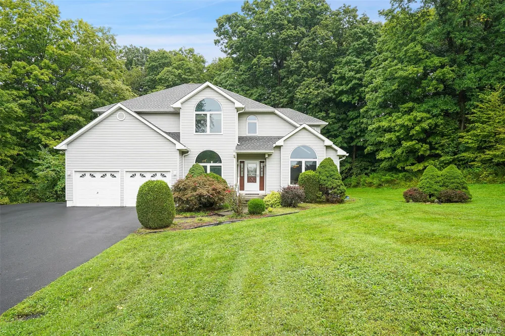 18 Bray Farm Lane Wappingers Falls, NY 12590