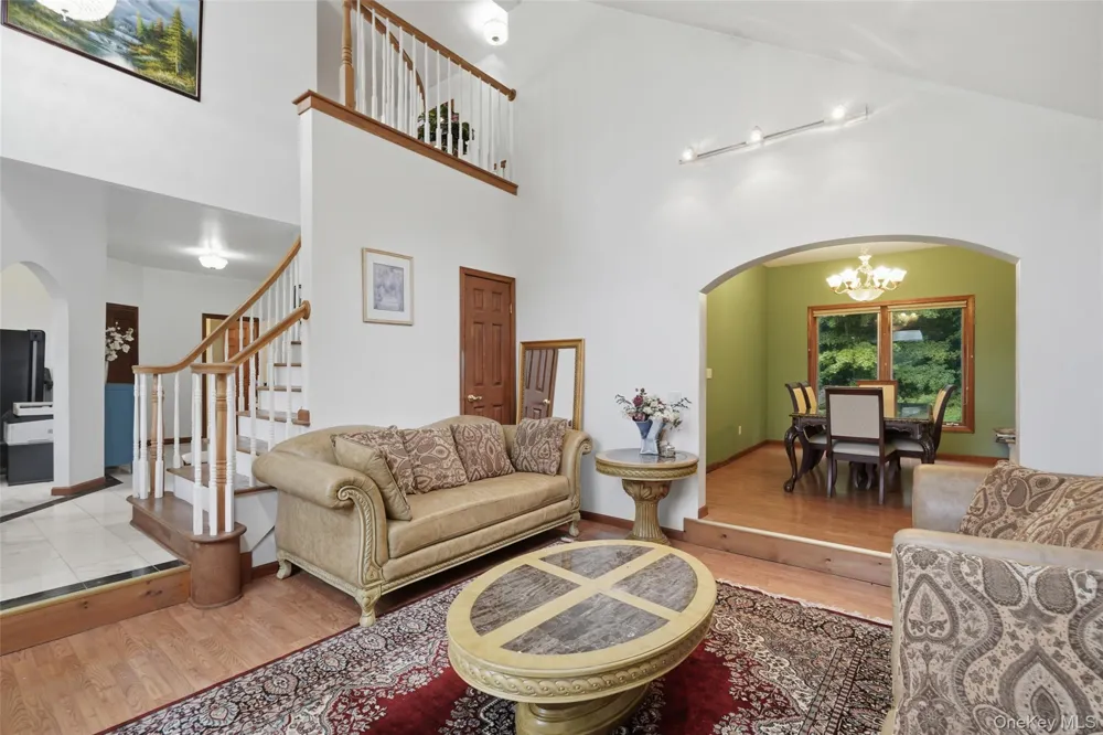 18 Bray Farm Lane Wappingers Falls, NY 12590