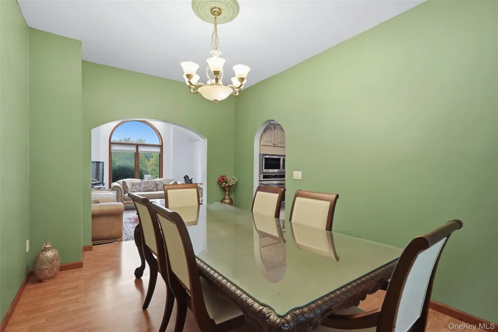 18 Bray Farm Lane Wappingers Falls, NY 12590