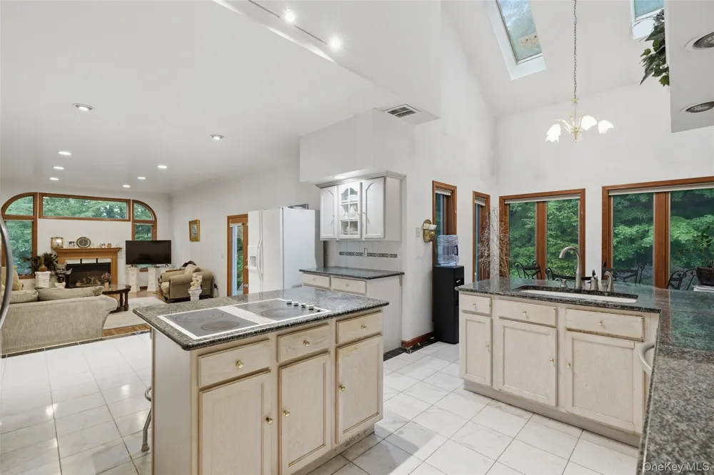 18 Bray Farm Lane Wappingers Falls, NY 12590