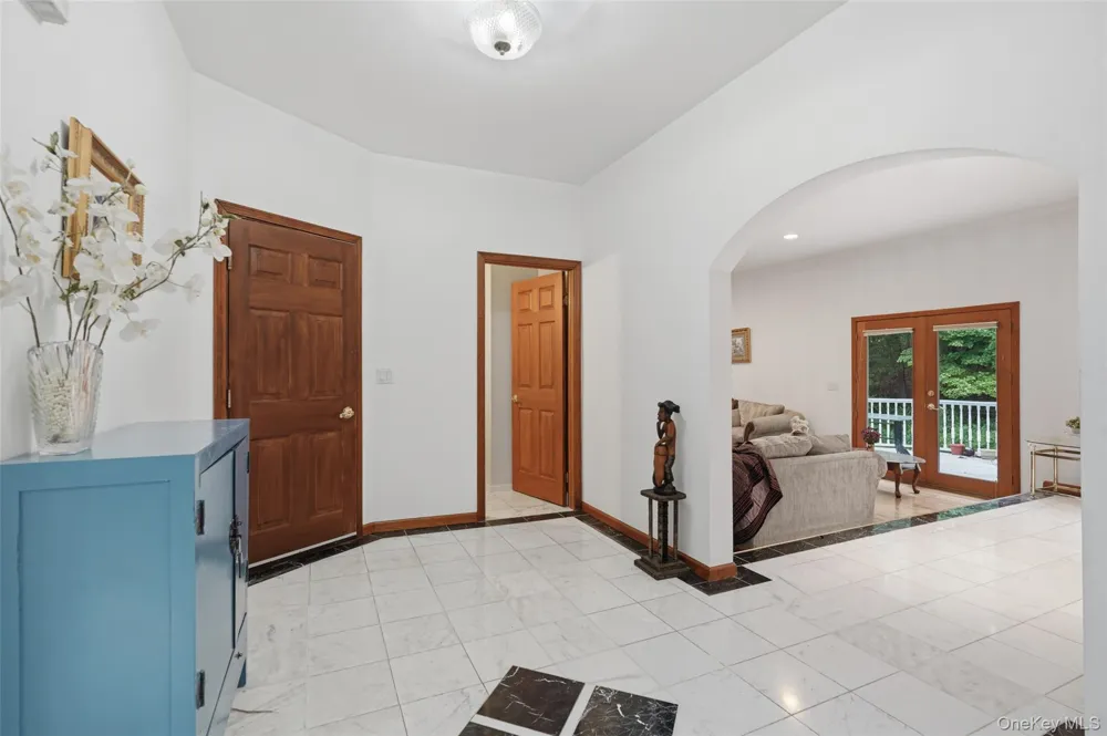 18 Bray Farm Lane Wappingers Falls, NY 12590