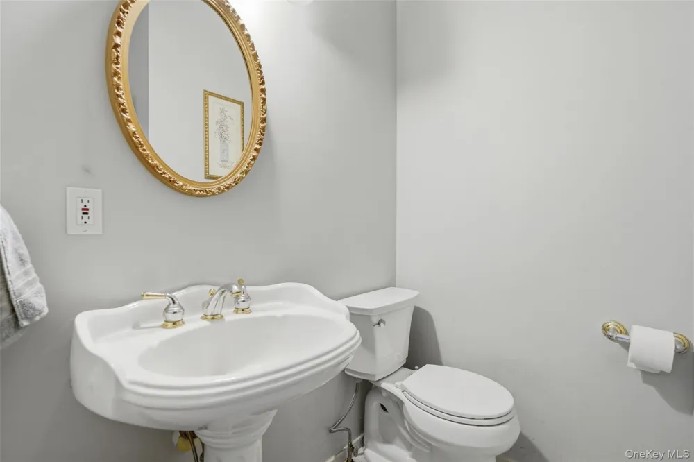 18 Bray Farm Lane Wappingers Falls, NY 12590