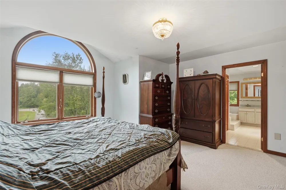 18 Bray Farm Lane Wappingers Falls, NY 12590