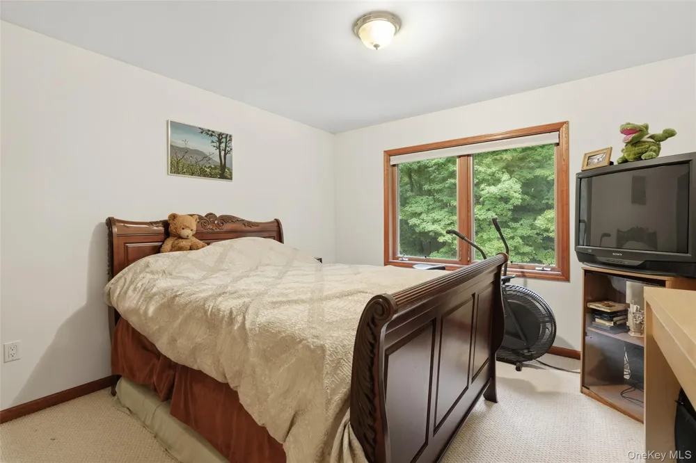 18 Bray Farm Lane Wappingers Falls, NY 12590