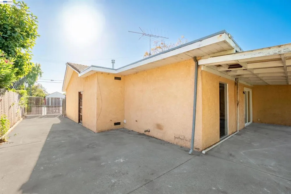 16182 Via Media San Lorenzo, CA 94580