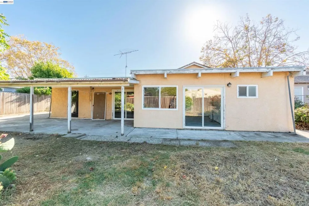 16182 Via Media San Lorenzo, CA 94580
