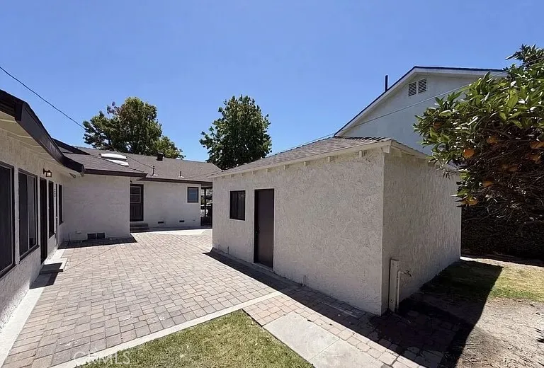 4421 Stanbridge Avenue #1 Long Beach, CA 90808