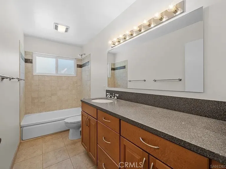 5767 Theta Place #1 San Diego, CA 92120
