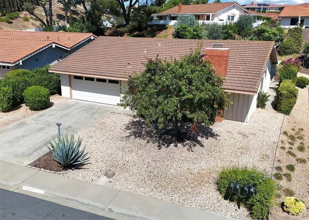 12516 Camino vuelo #1 San Diego, CA 92128