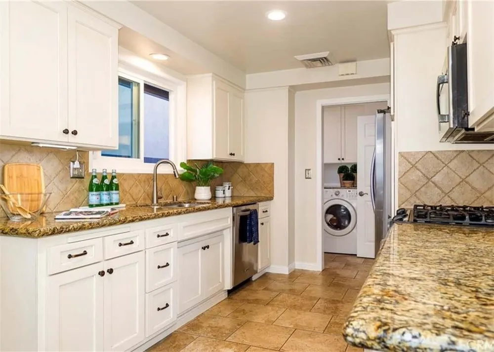 3476 Fela Avenue #1 Long Beach, CA 90808
