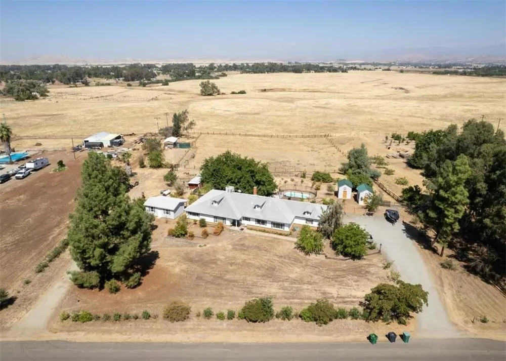 12580 Heather Lane #1 Clovis, CA 93619