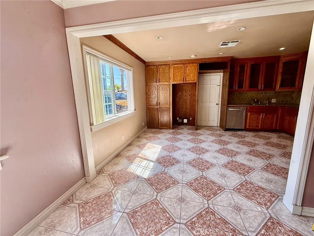 11322 Covello Sun Valley, CA 91352