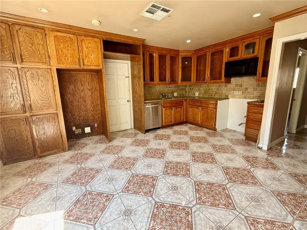 11322 Covello Sun Valley, CA 91352