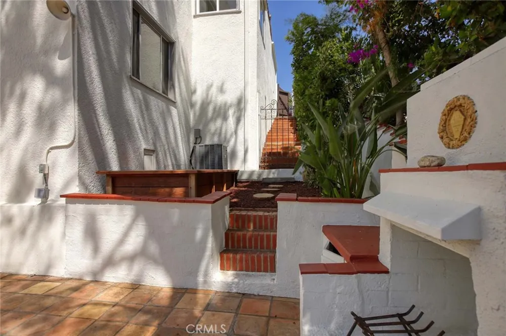 1505 Stanford Drive Glendale, CA 91205