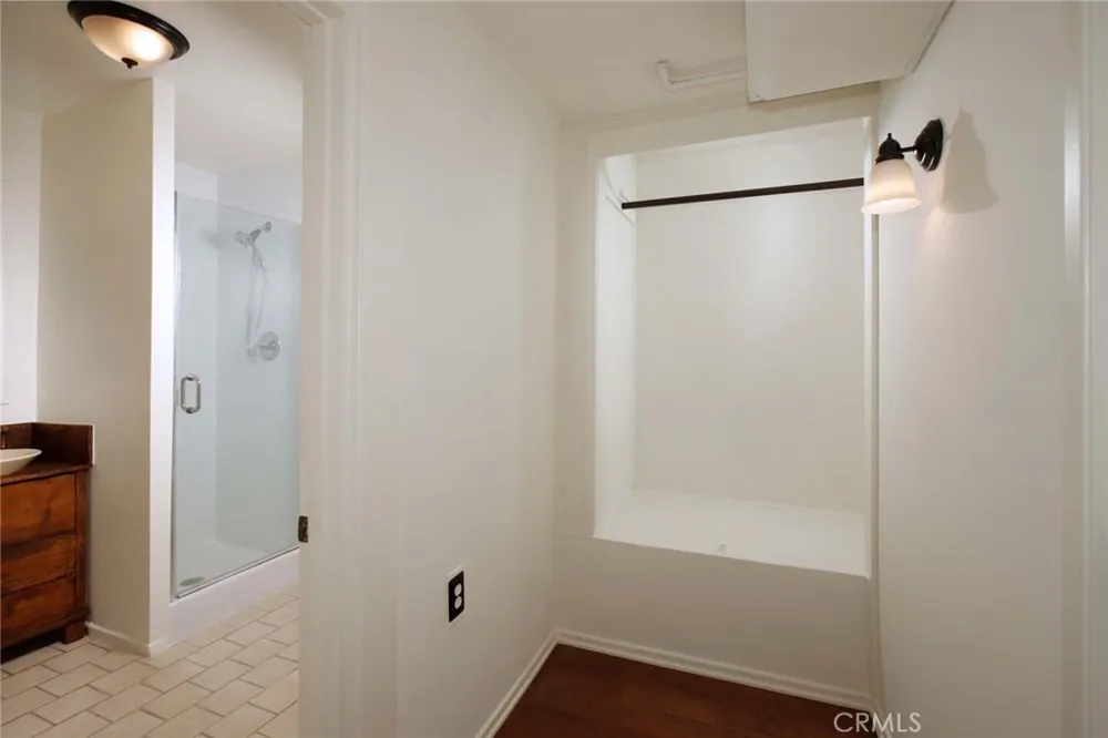 1505 Stanford Drive Glendale, CA 91205