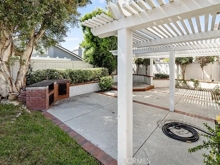 8 Pebble #1 Irvine, CA 92614