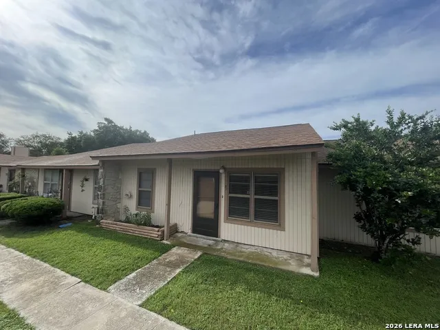 1051 Country Club #H31 Seguin, TX 78155