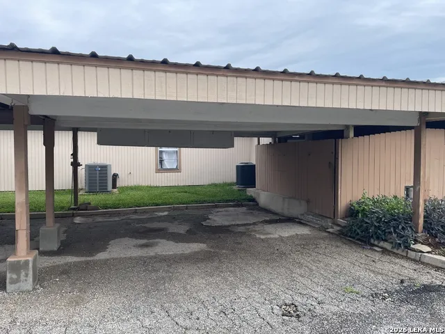 1051 Country Club #H31 Seguin, TX 78155