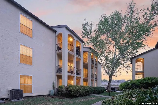 8702 Village Dr #407 San Antonio, TX 78217