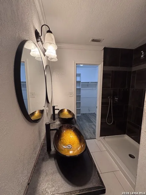 9140 Timber Path #2405 San Antonio, TX 78250