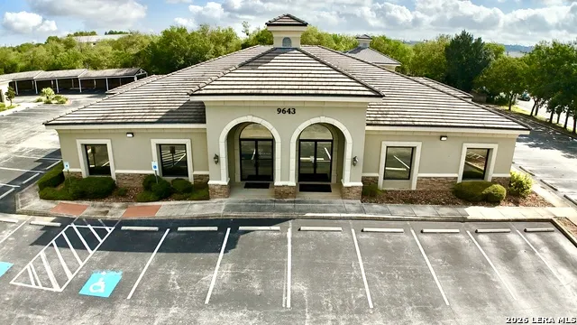 9643 HUEBNER RD #103 & 102 San Antonio, TX 78240