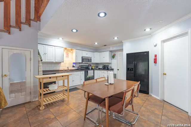 10527 Perrin Beitel #B204 San Antonio, TX 78217