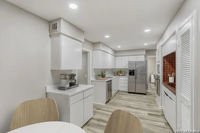 8033 New Braunfels ## 100A San Antonio, TX 78209