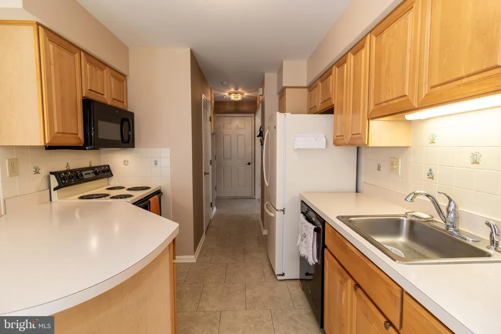 320 SHETLAND DRIVE #320 Exton, PA 19341