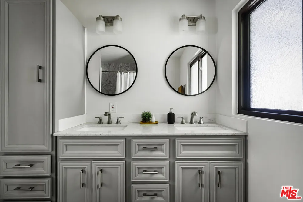 2426 Cazaux Place Los Angeles, CA 90068