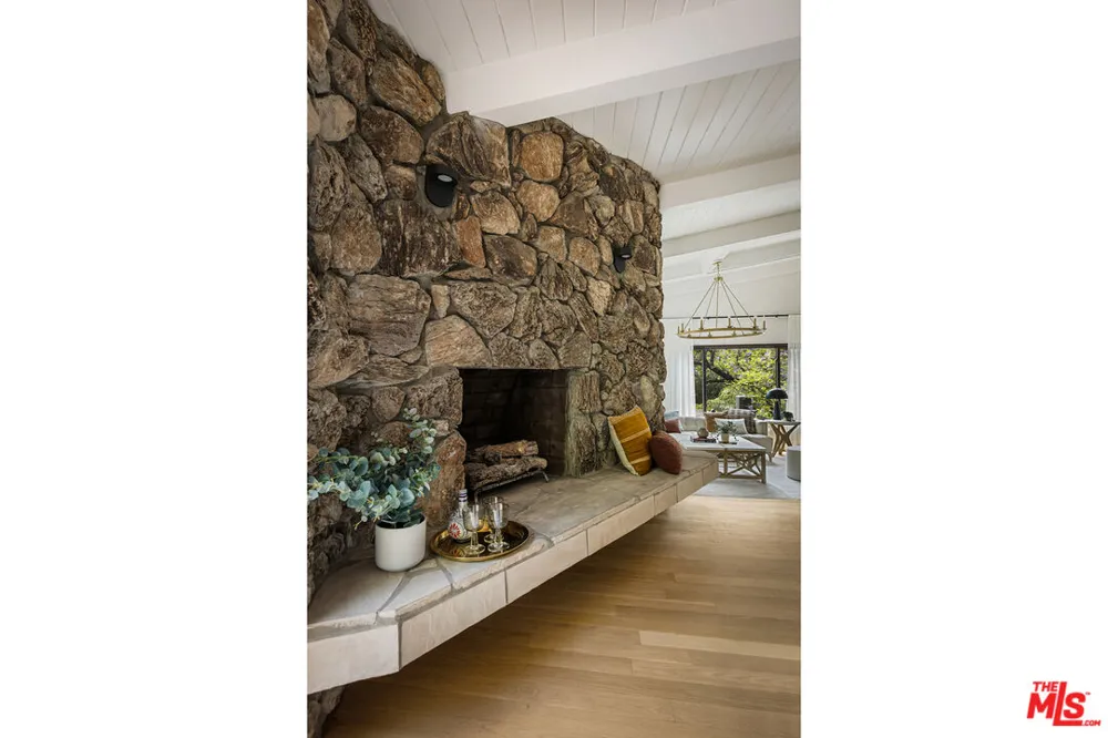 2426 Cazaux Place Los Angeles, CA 90068
