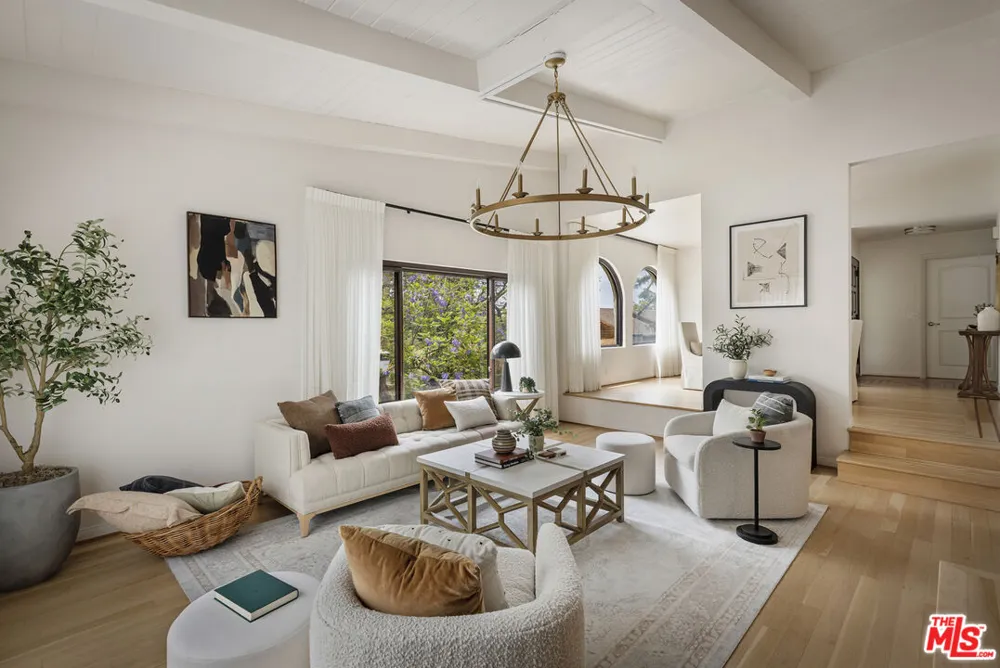 2426 Cazaux Place Los Angeles, CA 90068
