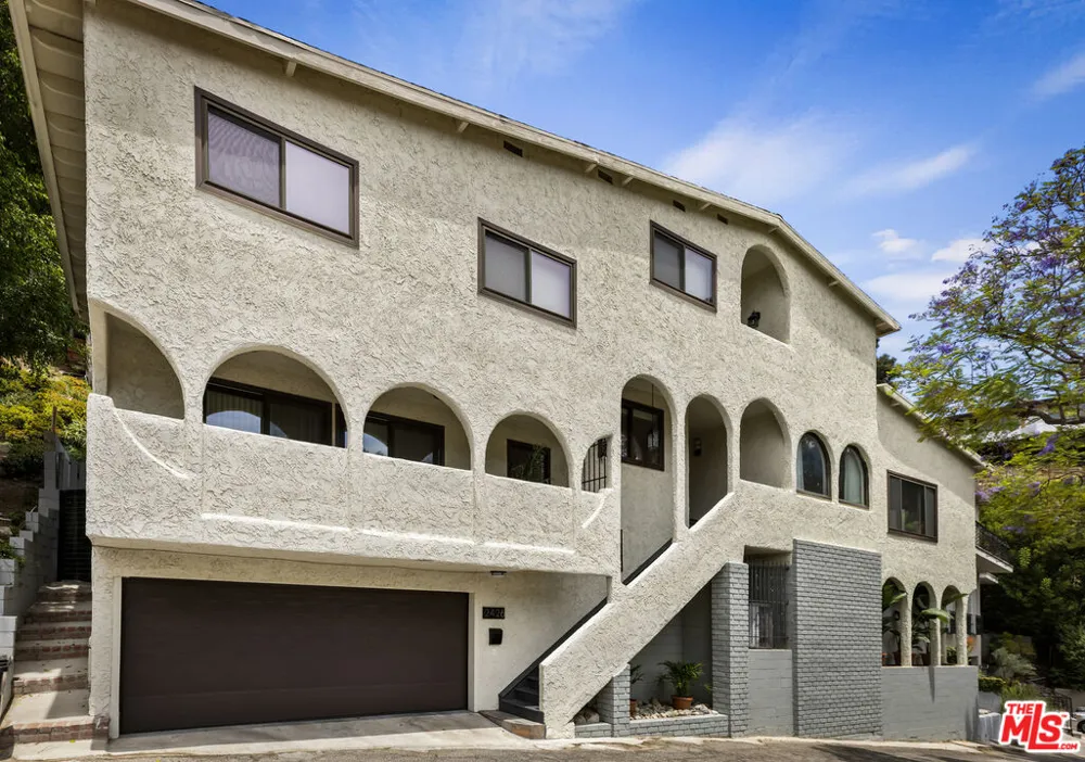 2426 Cazaux Place Los Angeles, CA 90068