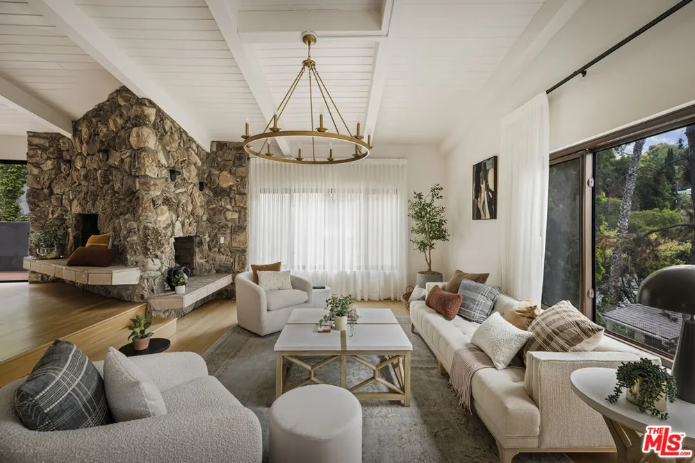 2426 Cazaux Place Los Angeles, CA 90068