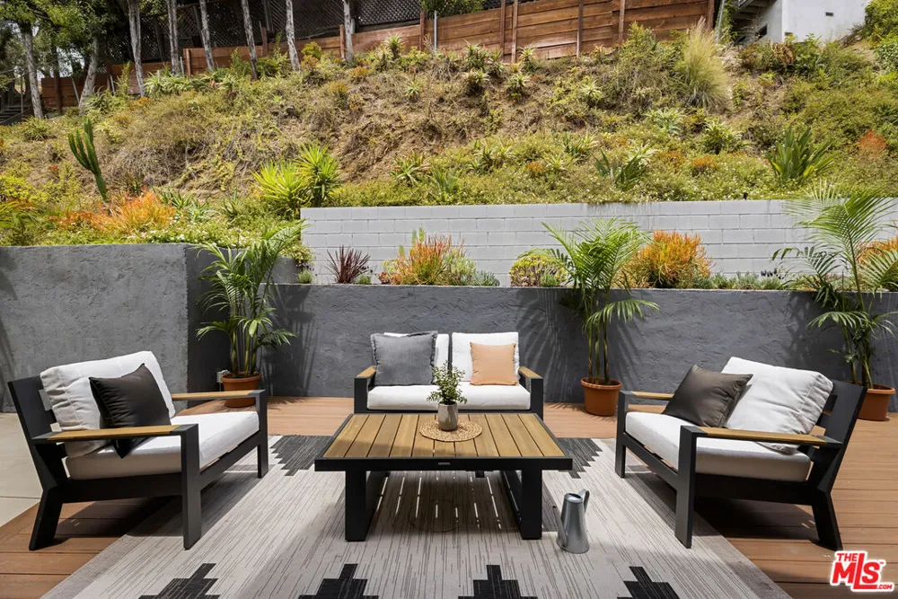 2426 Cazaux Place Los Angeles, CA 90068