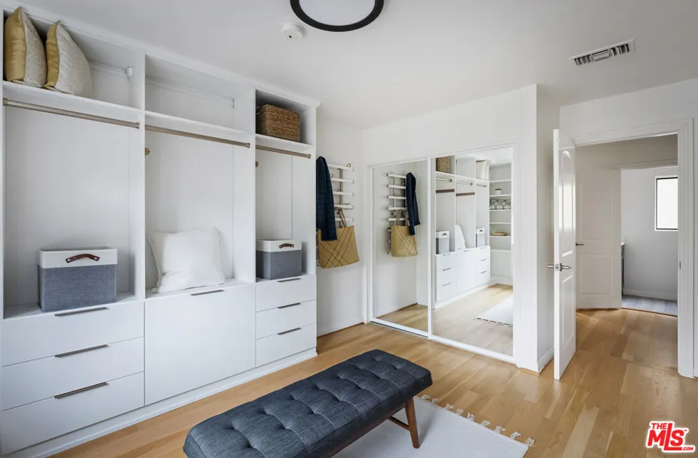 2426 Cazaux Place Los Angeles, CA 90068