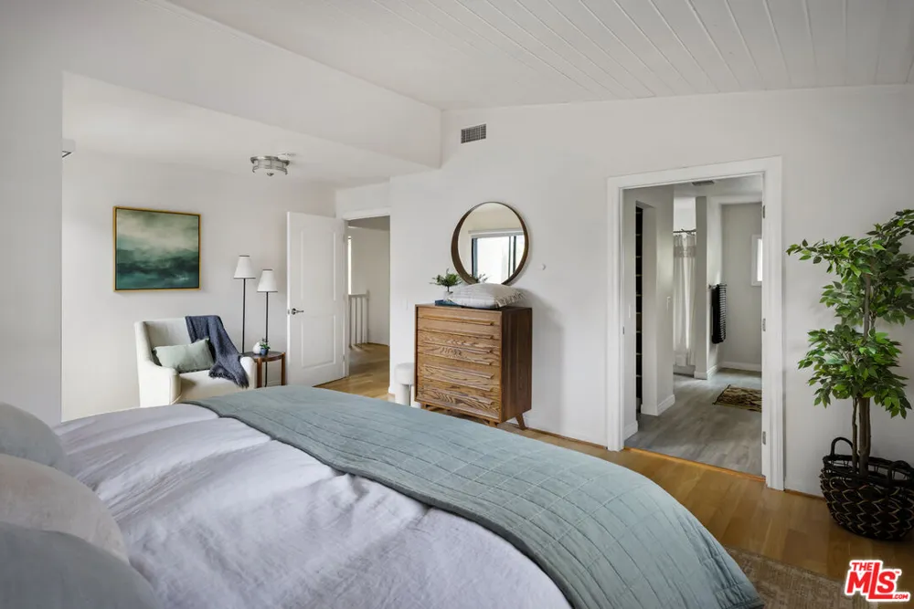 2426 Cazaux Place Los Angeles, CA 90068