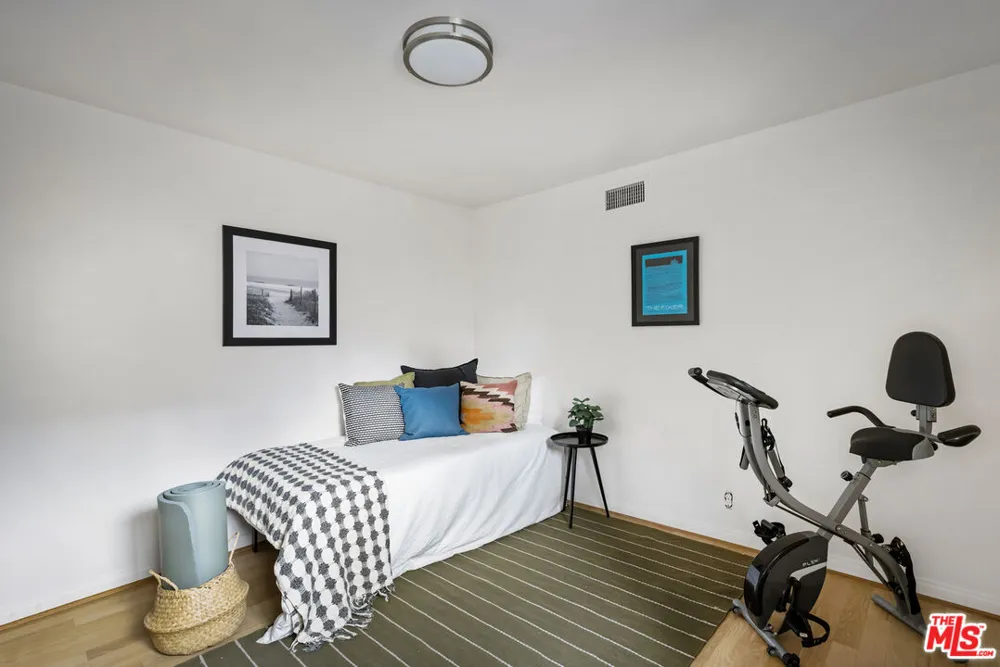2426 Cazaux Place Los Angeles, CA 90068