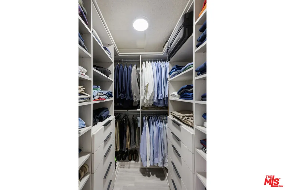 2426 Cazaux Place Los Angeles, CA 90068