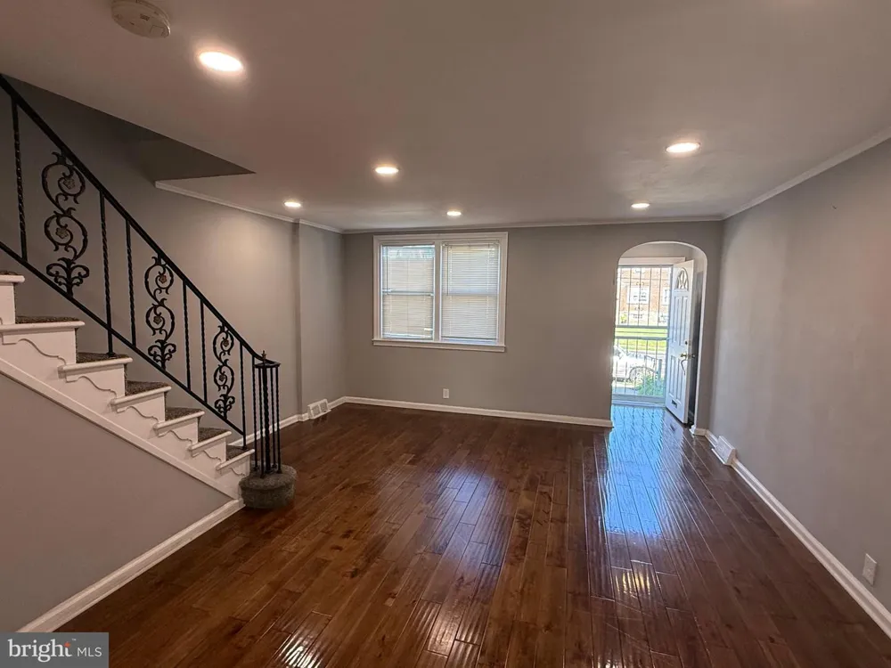 7133 LARGE Philadelphia, PA 19149