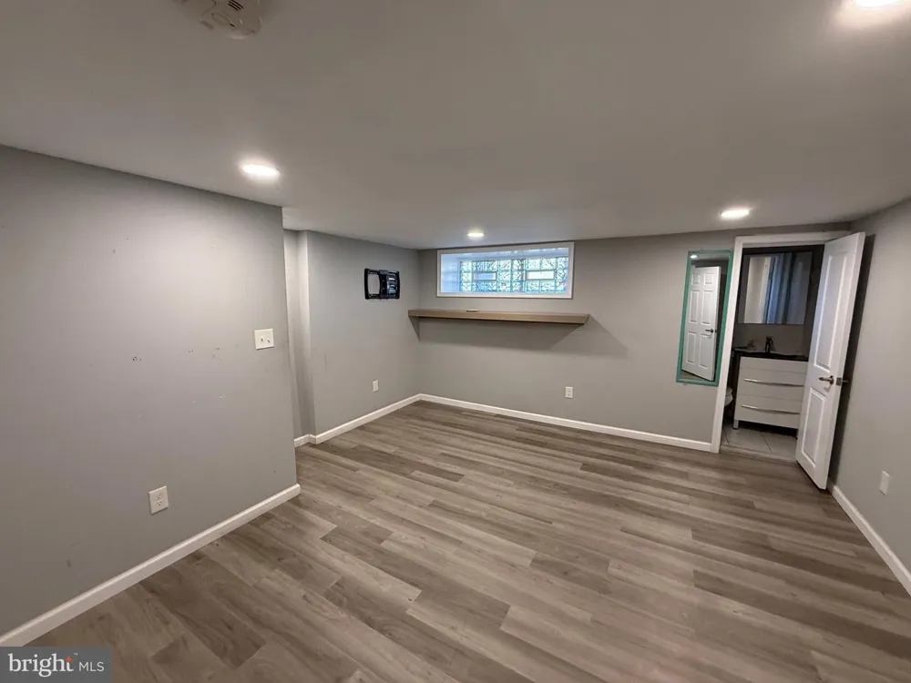 7133 LARGE Philadelphia, PA 19149