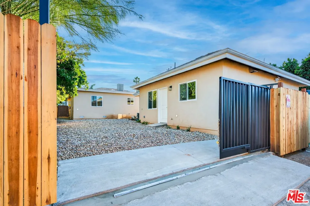 17623 Burbank Boulevard Encino, CA 91316