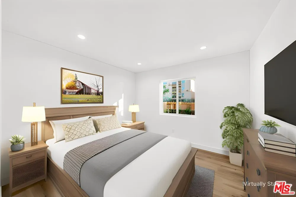 17623 Burbank Boulevard Encino, CA 91316