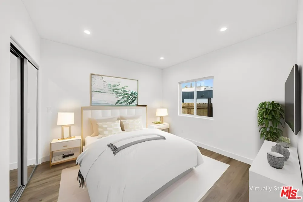 17623 Burbank Boulevard Encino, CA 91316
