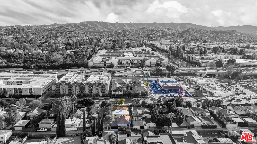 17623 Burbank Boulevard Encino, CA 91316