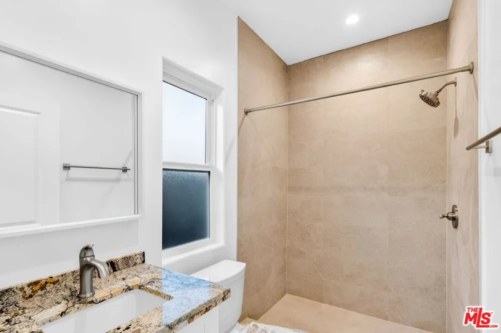 17623 Burbank Boulevard Encino, CA 91316
