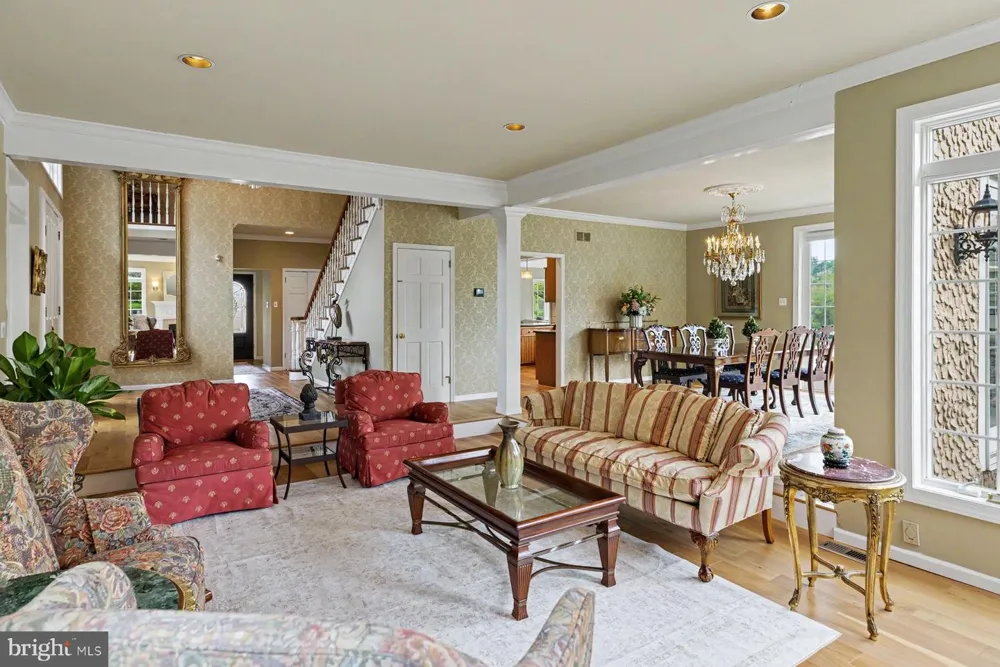 98 CRESSMAN ROAD Telford, PA 18969
