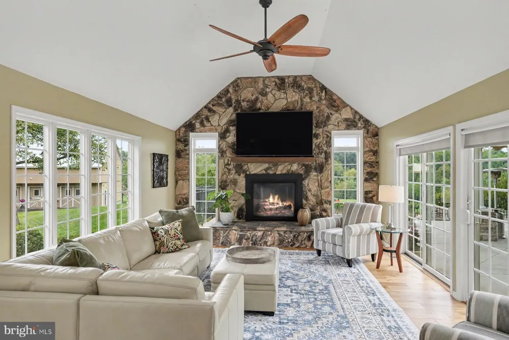 98 CRESSMAN ROAD Telford, PA 18969