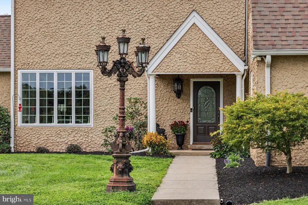 98 CRESSMAN ROAD Telford, PA 18969
