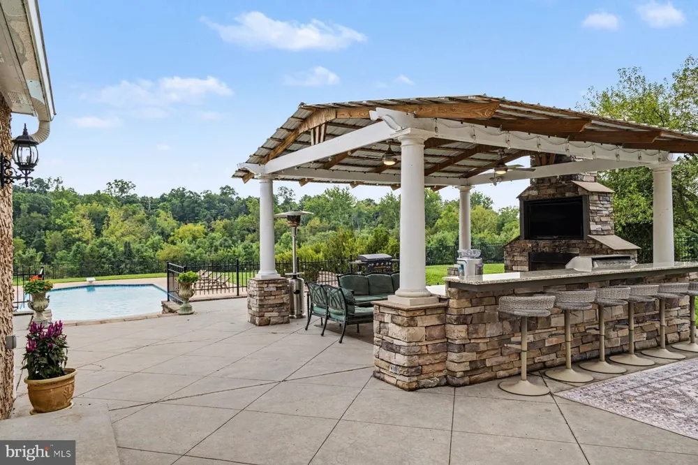 98 CRESSMAN ROAD Telford, PA 18969
