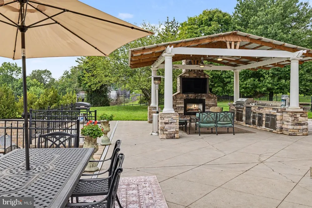 98 CRESSMAN ROAD Telford, PA 18969